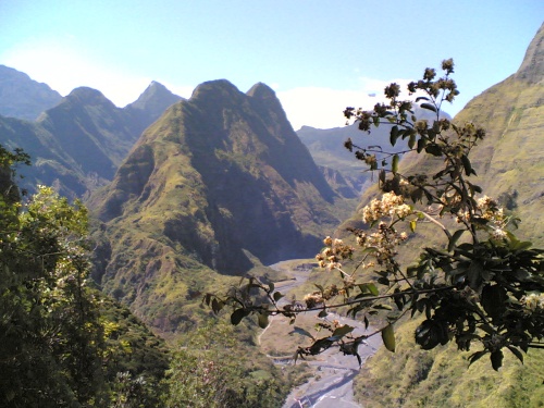 L'entrée du cirque de Mafate, le piton cabris, le Cimendef